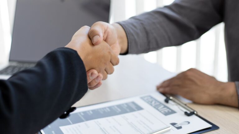 Zatrudnienie pracowników a wejście na rynek francuski